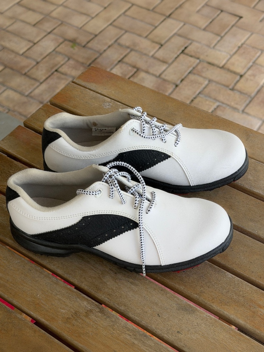 FootJoy GreenJoys Women’s Golf Shoes Size 6.5 | black and white